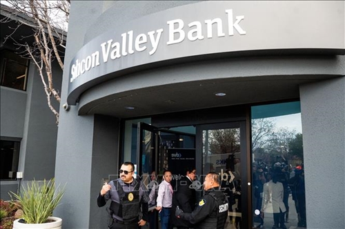 Thượng nghị sĩ Mỹ kêu gọi điều tra về sự sụp đổ của hai ngân hàng